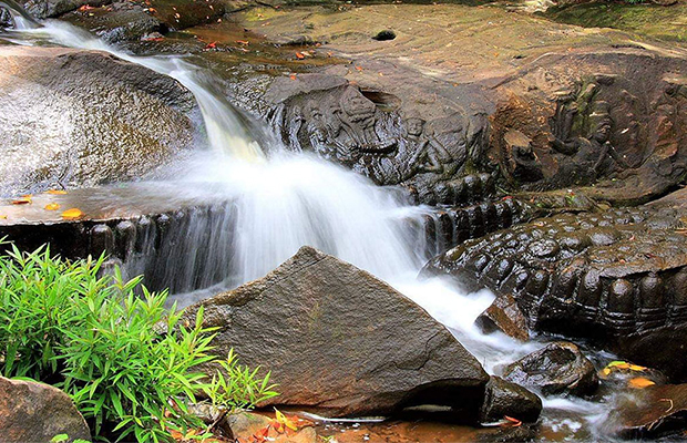 Beng-Mealea-Kbal-Spean-Banteay-Srei-Private-Tour-5