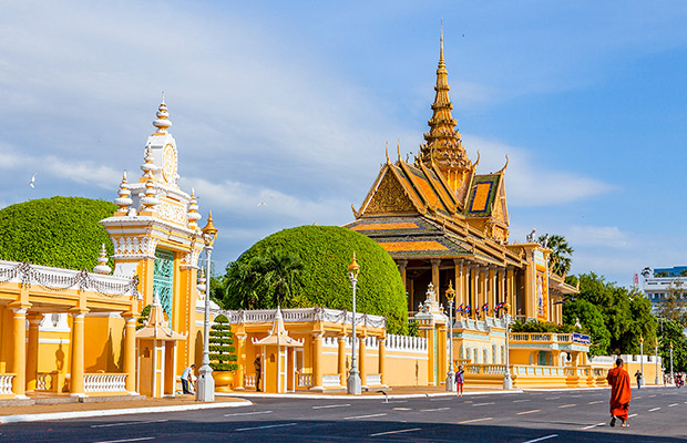 Days-Essential-Cambodia-Private-Tour-Phnom-Penh-Siem-Rep-City